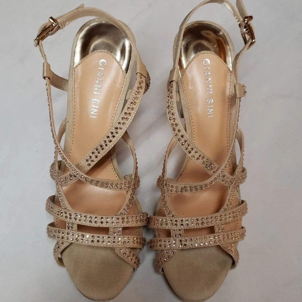 Gianni Bini Gold Platform Heels - Picture 7 of 7